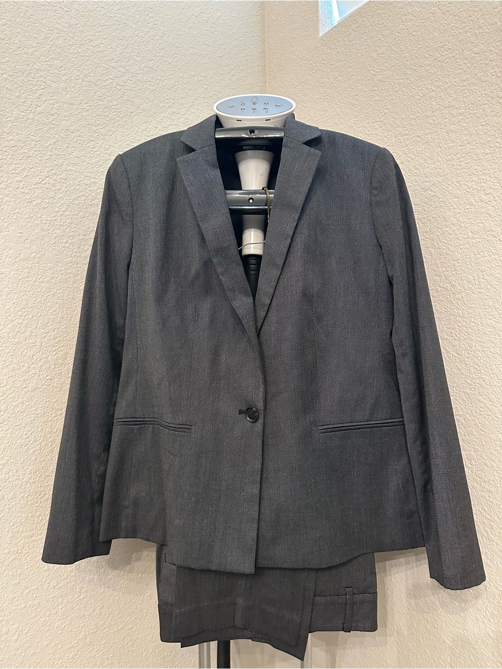 ANN TAYLOR  Charcoal Gray Tailored Pantsuit